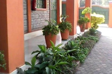 Пансион Pec Guest House