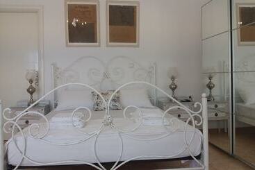 דירות לתיירים Estate Dafnopanagia Luxury Apartment