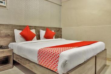 هتل O Rana Residency Near Western Express Highway Metro Station