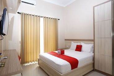 Hotel Reddoorz @ Condong Catur 3