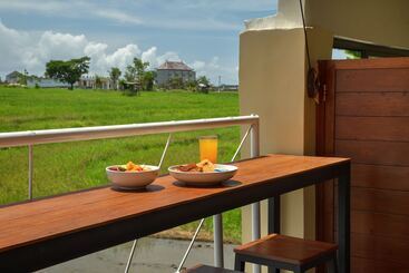 ペンション Canggu Bona Kubu By Kamara