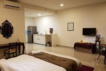 דירות לתיירים Euzmo Residences At Trefoil