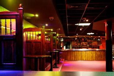 هتل Mcsorleys Bar And Nightclub