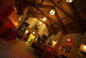 هتل Mcsorleys Bar And Nightclub