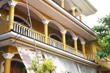 پانسیون Smiley Baga Coast