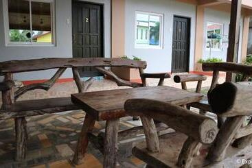 پانسیون Zeah's Inn