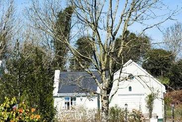 The Rose Garden Bed & Breakfast And Cafe