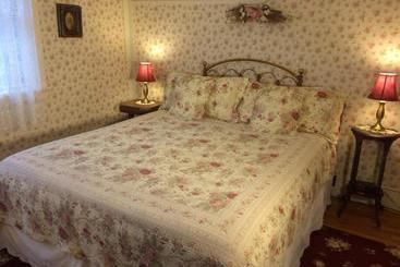 צימר Barretta Gardens Inn