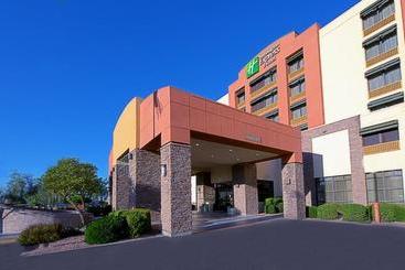 هتل Holiday Inn Express & Suites Tempe By Ihg