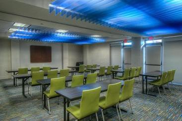 هتل Holiday Inn Express & Suites Tempe By Ihg