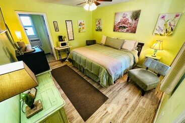 فندق Alpine Village Inn