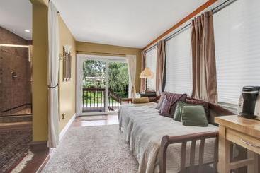 هتل The Australian Walkabout Inn Bed & Breakfast