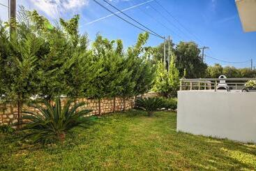 Жильё для туристов Haraki Stone Apartments