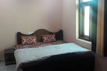 בית מלון כפרי Kukas Guest House