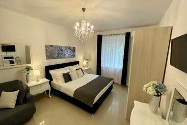 ペンション Central Square Guest House