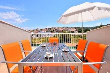 דירות לתיירים Bretia Apartments