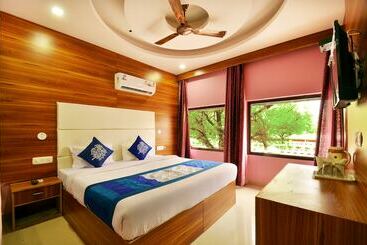 Отель Grand Inn