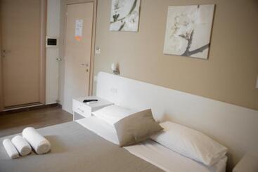 פנסיון Anna Guest House