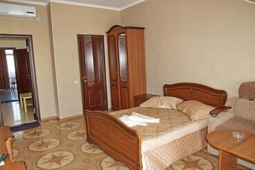 膳宿费 Tikhaya Gavan Guest House