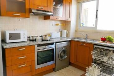 Apartamentos turísticos Villa Azura Sunrise By Ezoria Villas