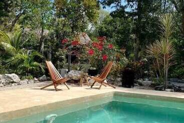 هتل Maya Eco Village