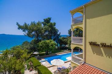 Villa Nela