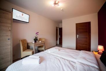 Rezydencja Pod Ochorowiczówką B&b