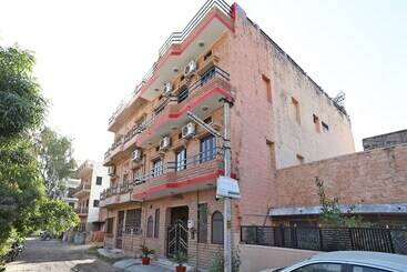 בית מלון כפרי Leela Villas  Jodhpur