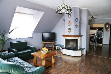 פנסיון Willa Mona