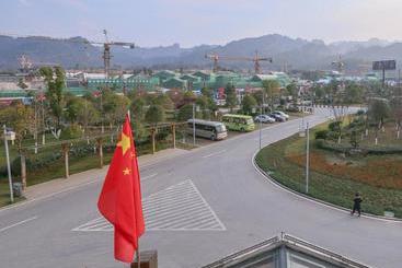 فندق Home In The Distance