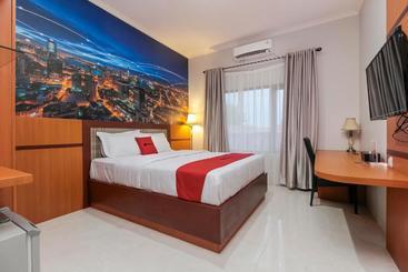هتل Reddoorz Near Universitas Muhammadiyah Palangkaraya