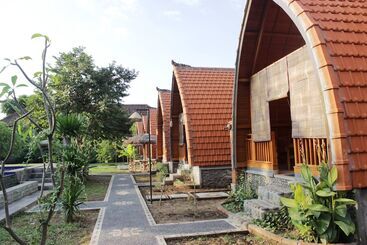 צימר Kubu Padi Wooden House