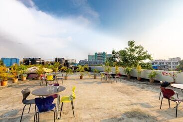 هتل Apex International