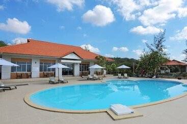 هتل Sky Star Beach Resort