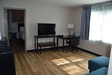 酒店 Days Inn And Suites By Wyndham Sikeston