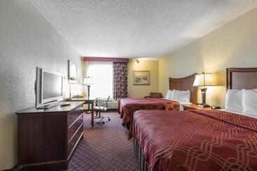 בית מלון כפרי Econo Lodge Inn & Suites Joplin