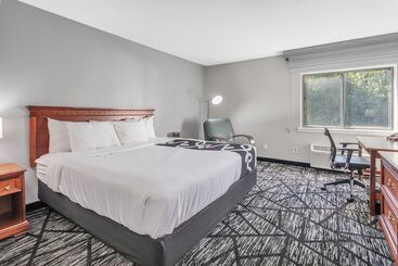 Отель La Quinta Inn By Wyndham Cleveland Independence