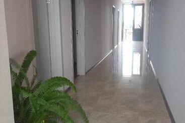 פנסיון Sunrise Guest House