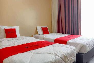 Reddoorz Syariah At Hotel Putri Gading Bengkulu