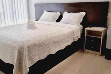 پانسیون Hostal Montalvo