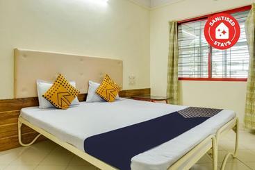 בית מלון כפרי Spot On 48335  Kuber Lodge