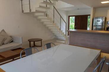 هتل آپارتمان Solanas Gardens View & Crystal Beach