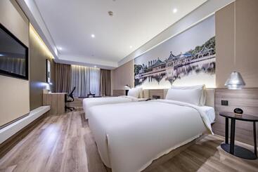 Atour Hotel Wuhan Tianhe Airport Tenglong Avenue Subway Station