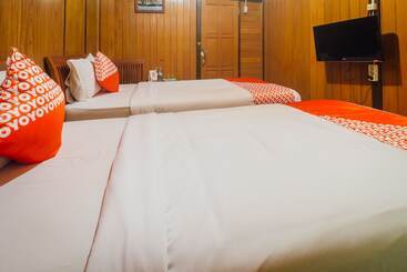 فندق Oyo 1300 Crecia Residence