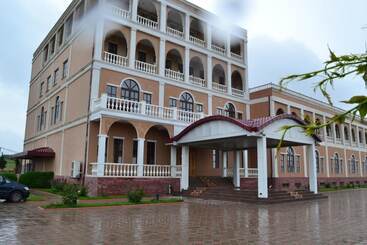 هتل Remi Khudjant