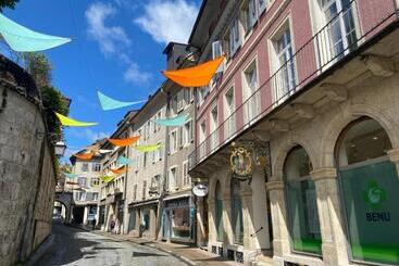 بنسيون The 5 Continents