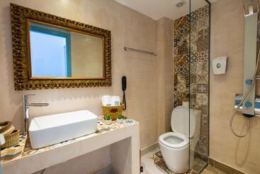 Отель Enorme Serenity Spritz Adults Only