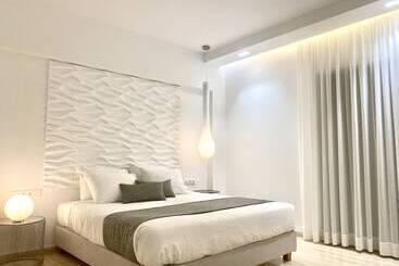 Отель Ccb Ionian Suites By Bruskos