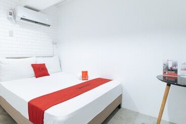 هتل Reddoorz Plus Near St Lukes Bgc