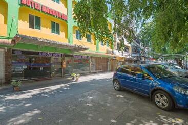 Пансион Reddoorz Near Nagoya Citywalk Batam 2